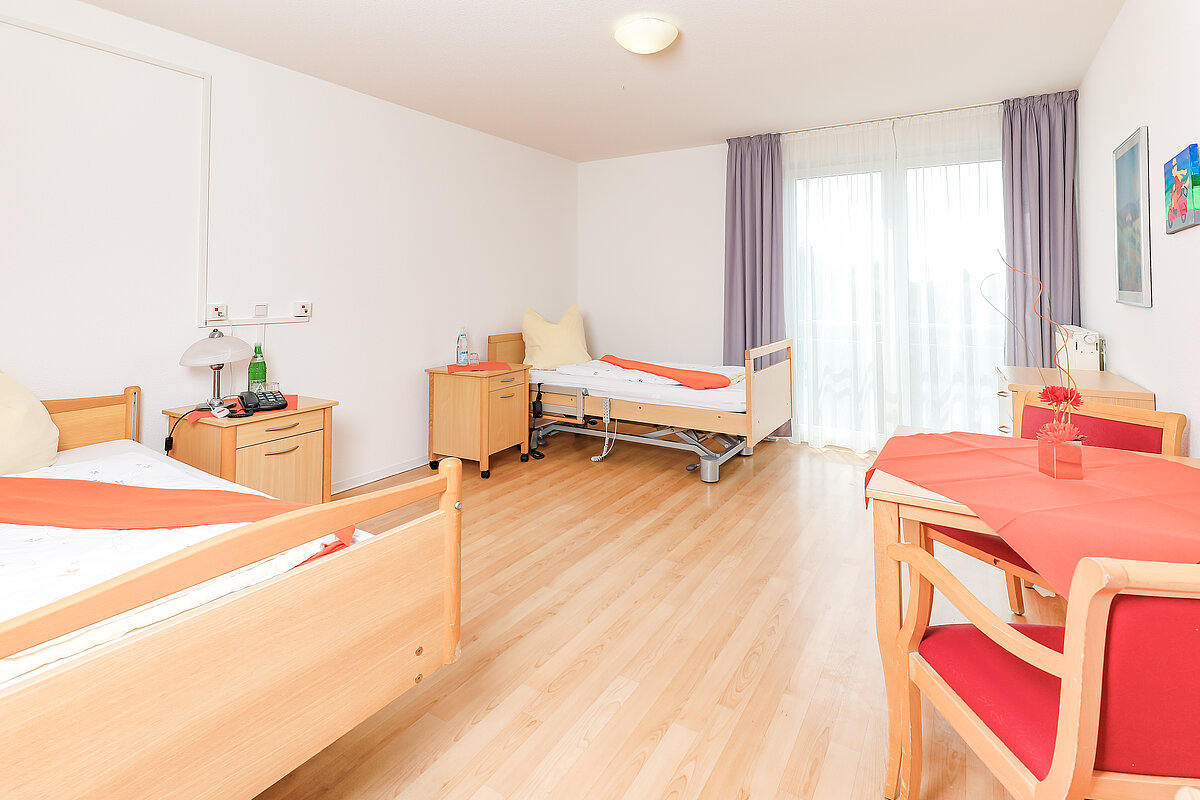 Doppelzimmer für die stationäre Langzeitpflege im Alloheim Seniorenzentrum Annerod