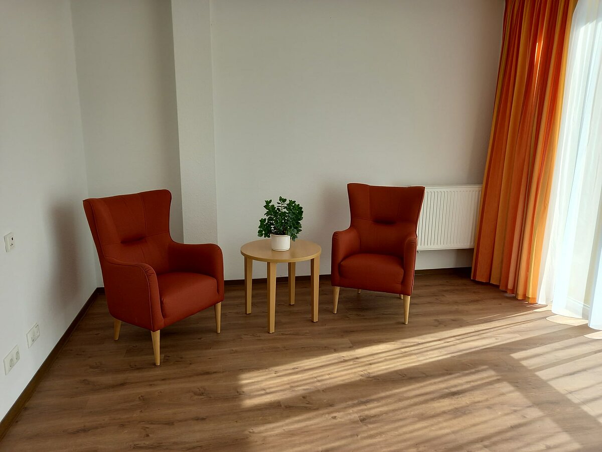 Sitzecke in der Alloheim Senioren-Residenz Obrigheim
