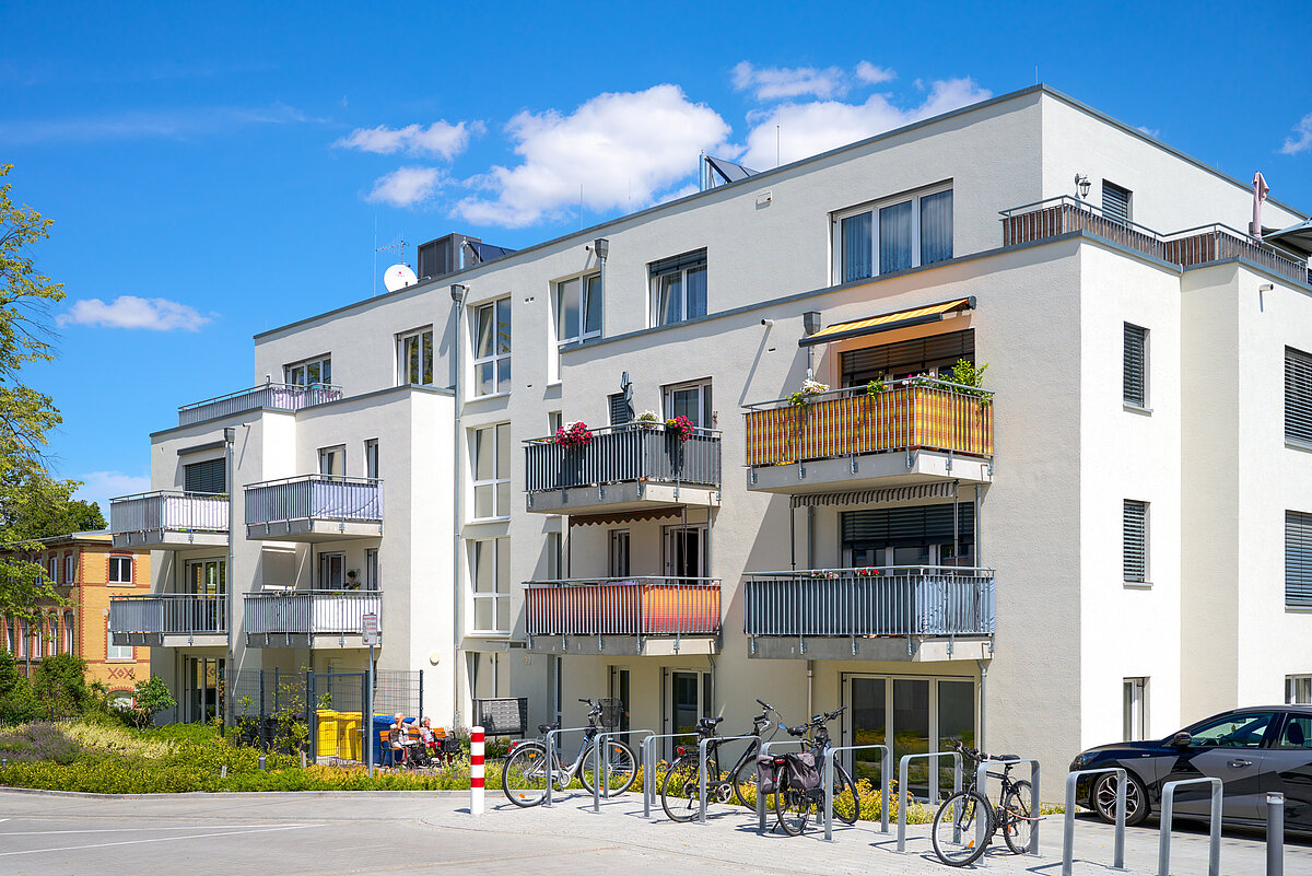 Fassade mit Balkonen des Pflegeheims Limbach-Oberfrohna