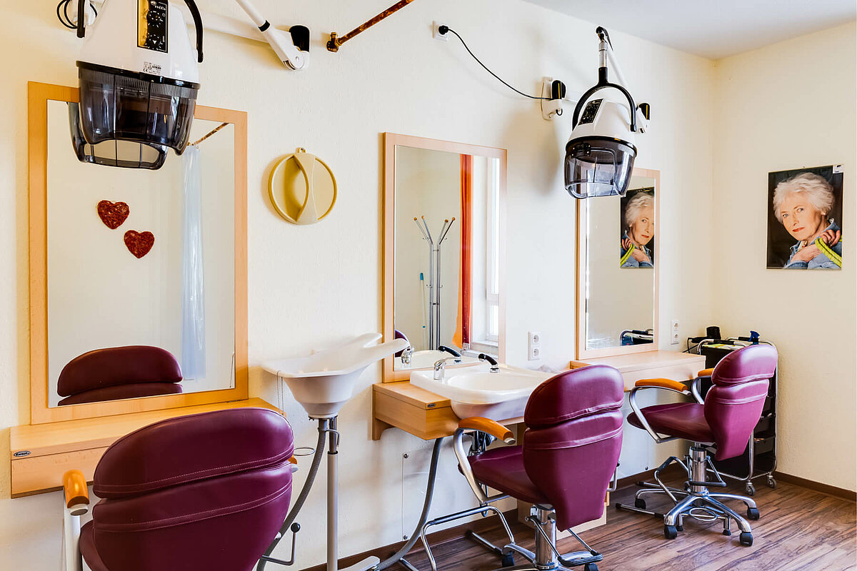 Friseur der Senioren-Residenz Jakobus-Stift An der Kreuzkirche in Hamm