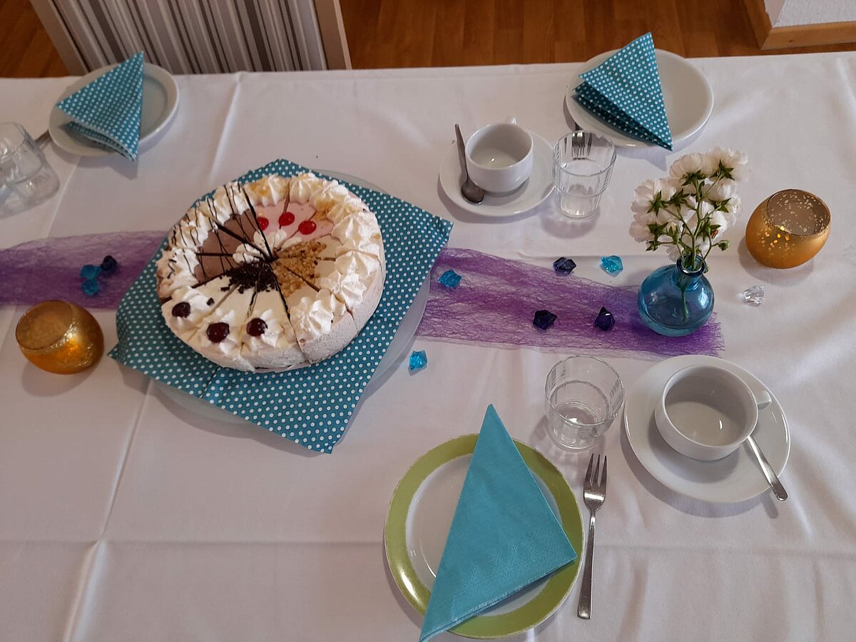 Kuchen beim Geburtstagscafe im Pflegezentrum Am Westfalentor in Dortmund
