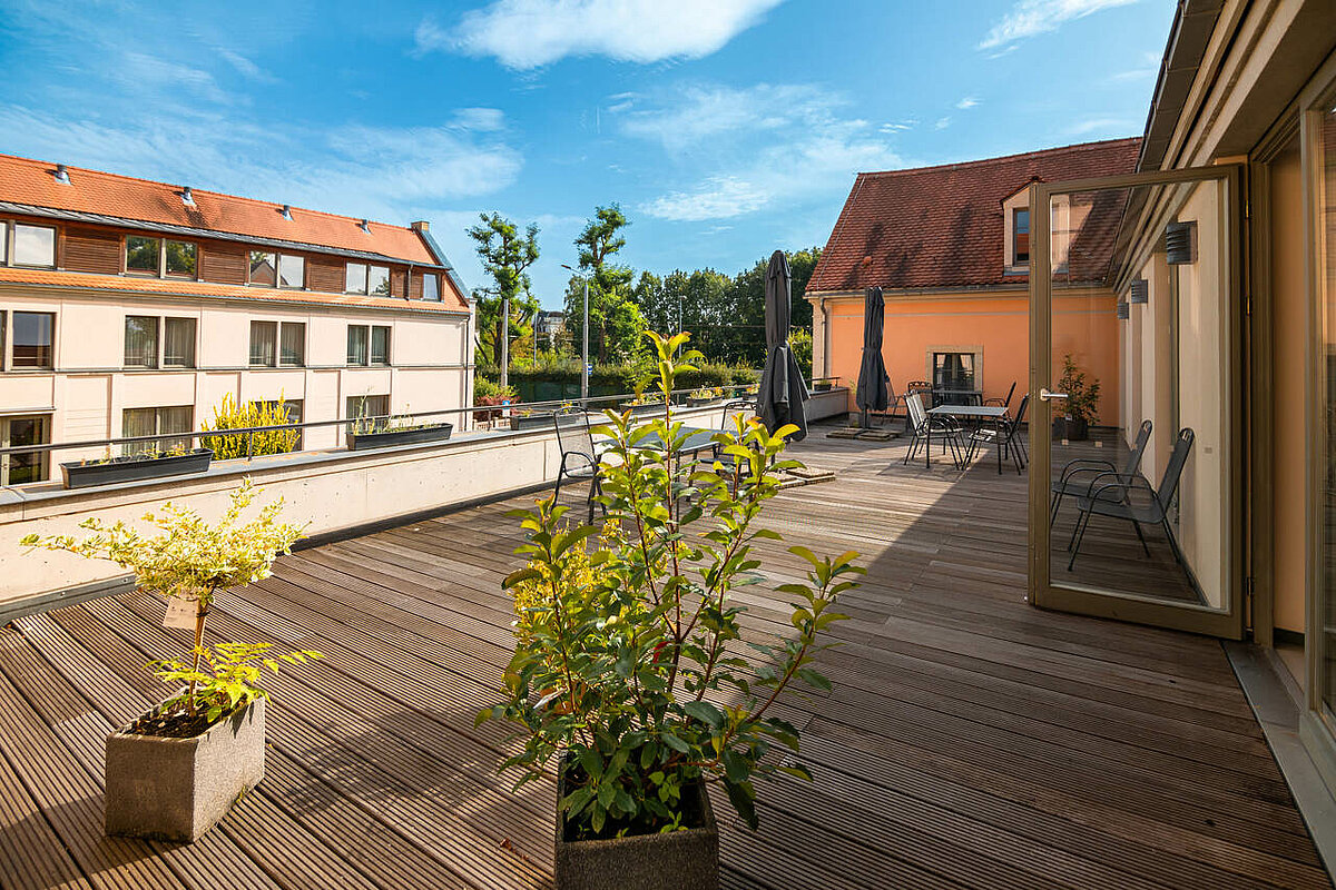 Große Terrasse im Seniorenheim in Dresden