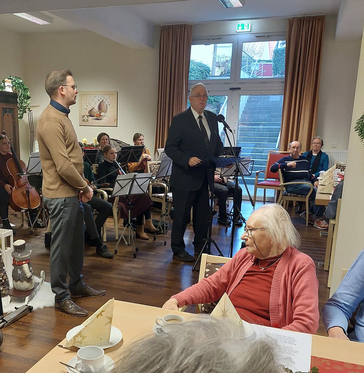 Adventskaffeetrinken mit musikalischer Untermalung