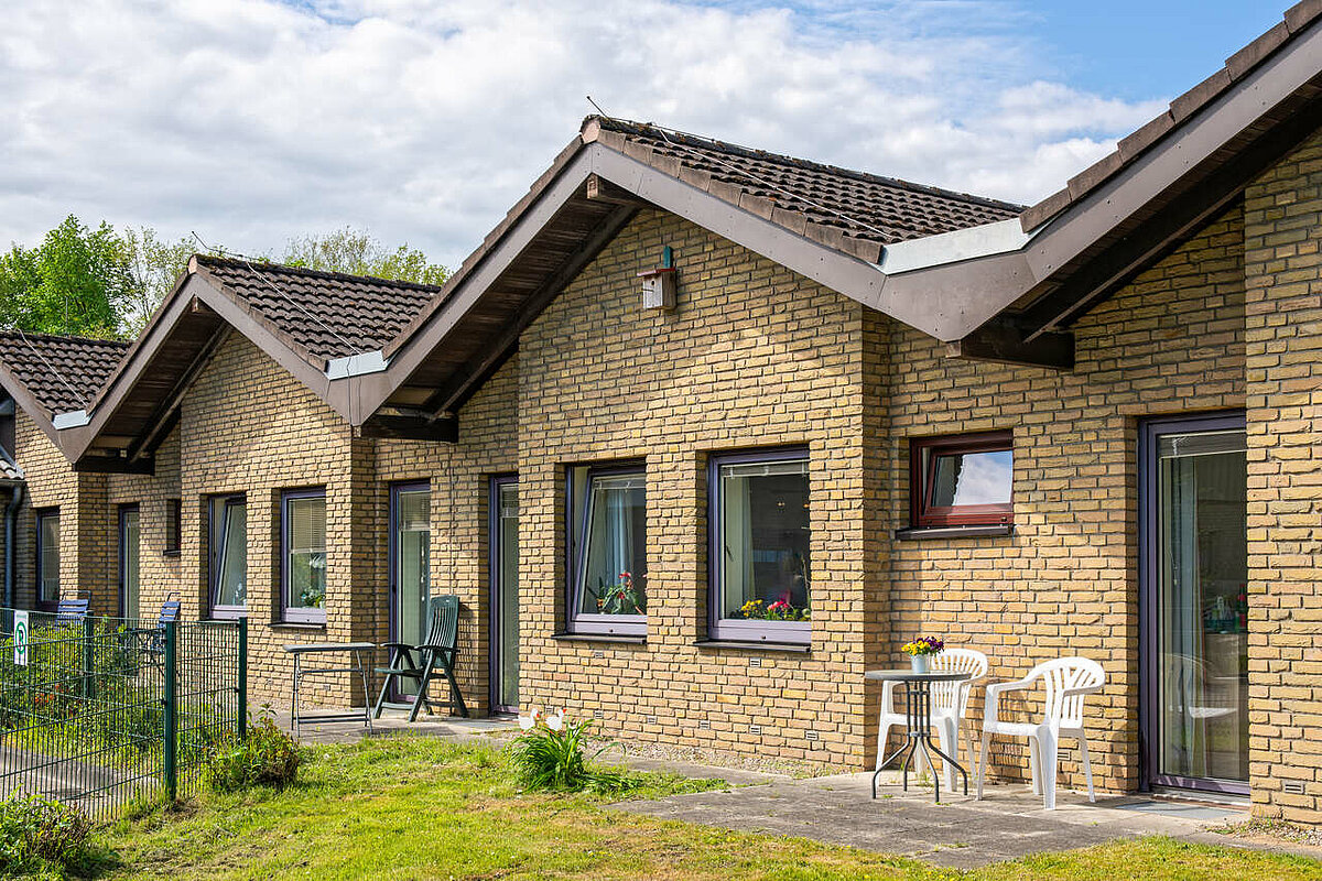 Bewohnerzimmer mit Terrasse im Alloheim in Flensburg