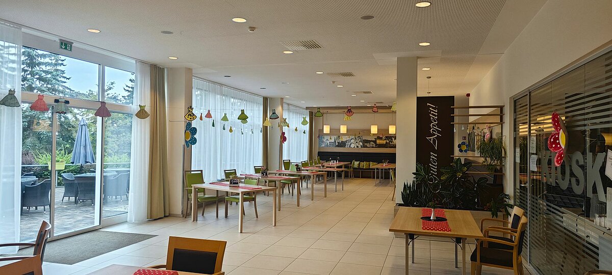 Restaurant festlich geschmückt