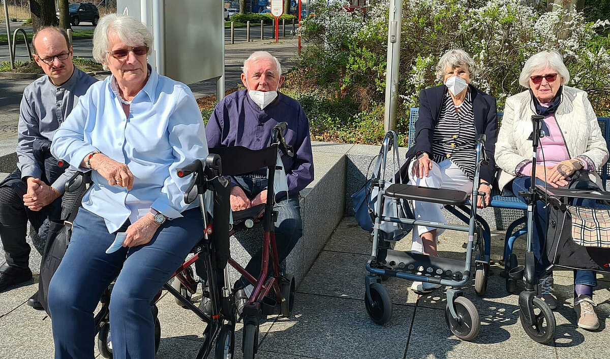 Dortmunder Senioren der Kronenburg machen gemeinsam einen Ausflug.
