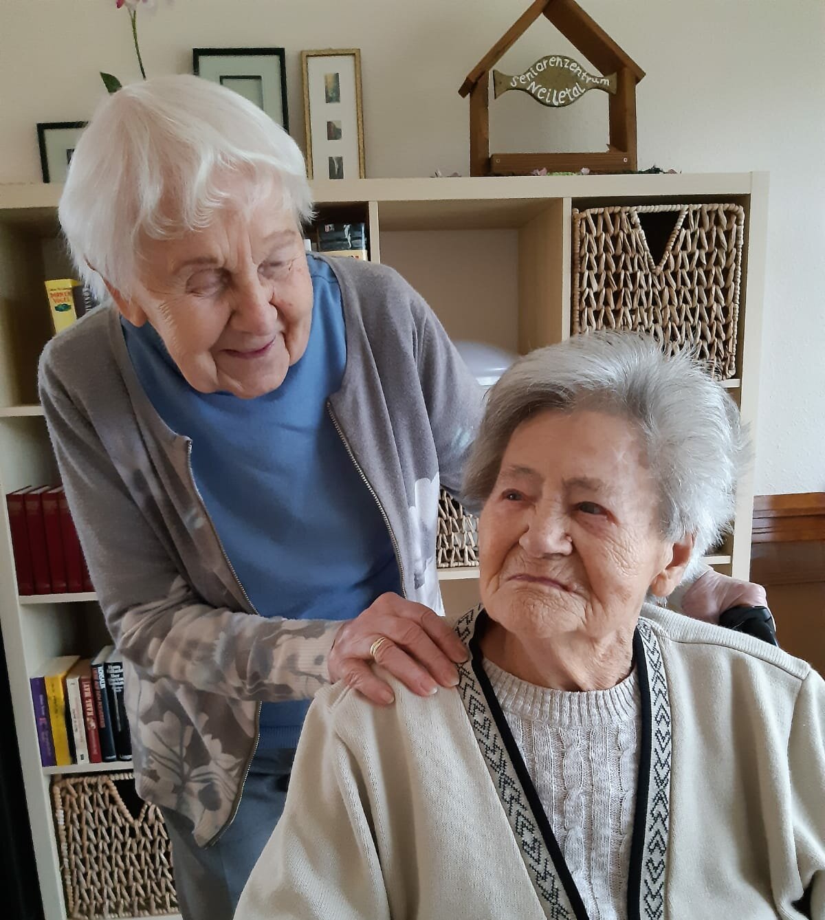 Herta Wassmann und Hildegard Jahns, Bewohnerinnen der Senioren-Residenz Langelsheim