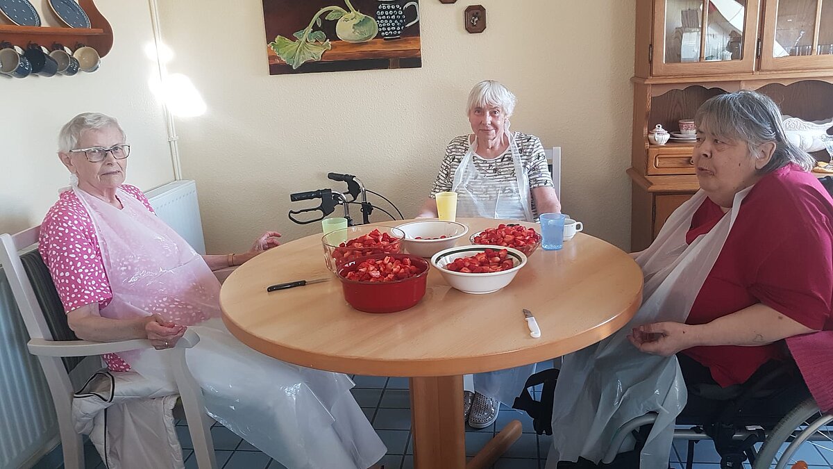 Erdbeeren schneiden