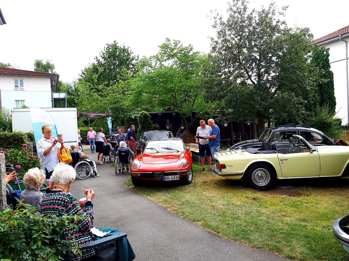 Oldtimer-Treffen in der Senioren-Residenz Waldersee in Lübeck