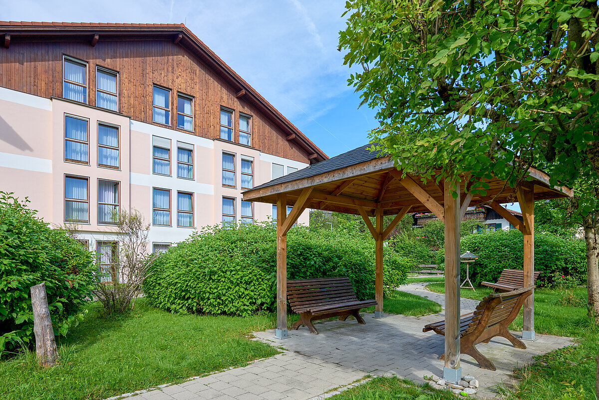 Außenfassade mit Pavillion Alloheim Sonthofen