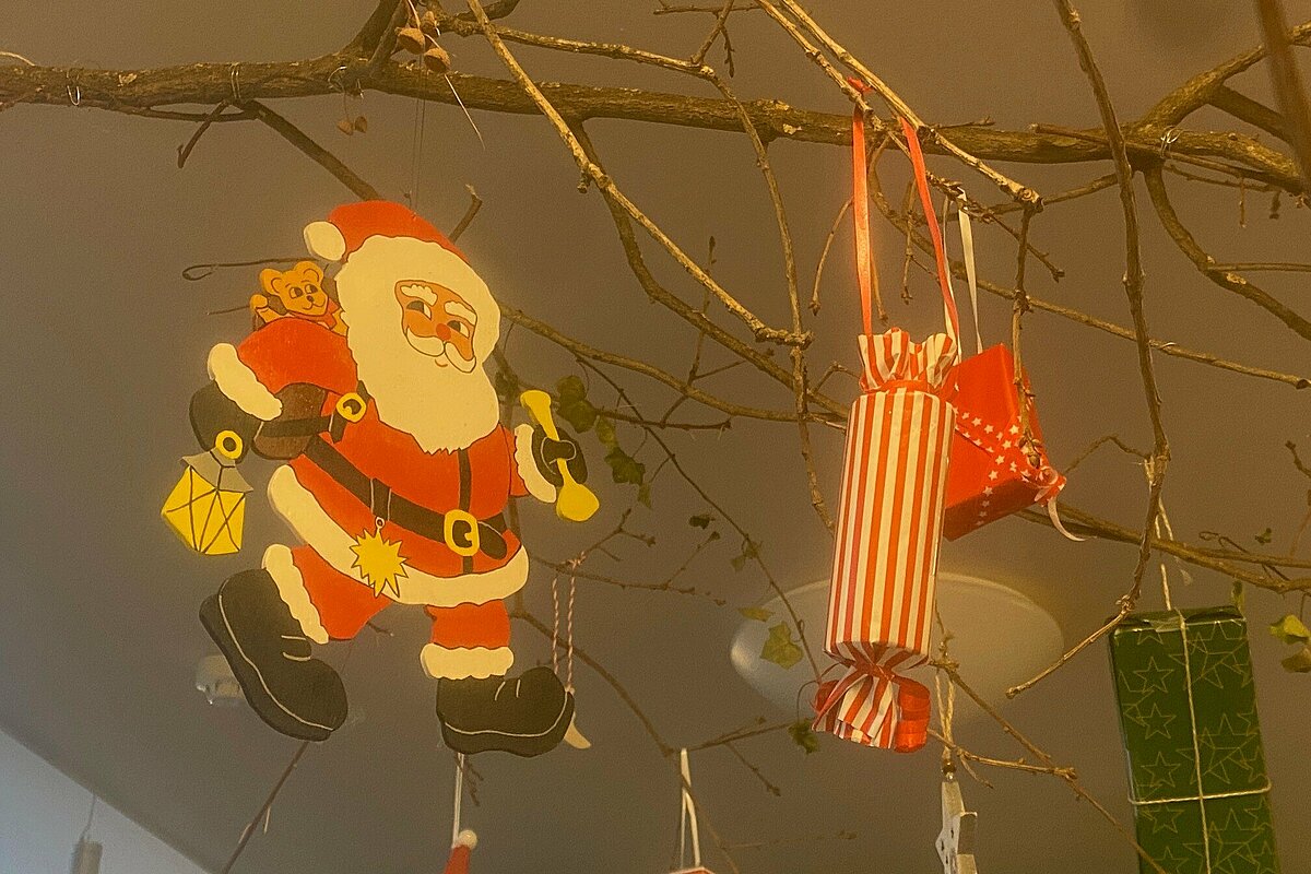 Die Bewohner feiern zusammen Nikolaus