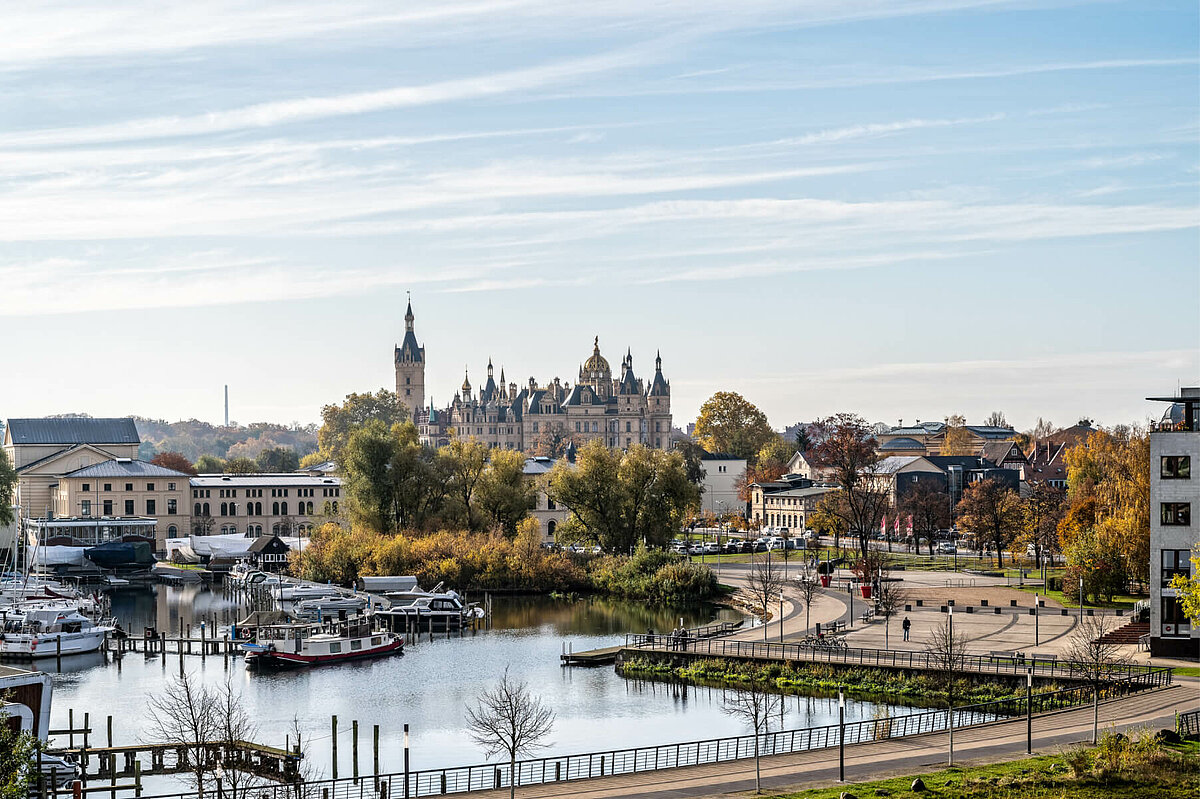 Aussicht auf das Schweriner Schloss vom Pflegeheim "An den Waisengärten"