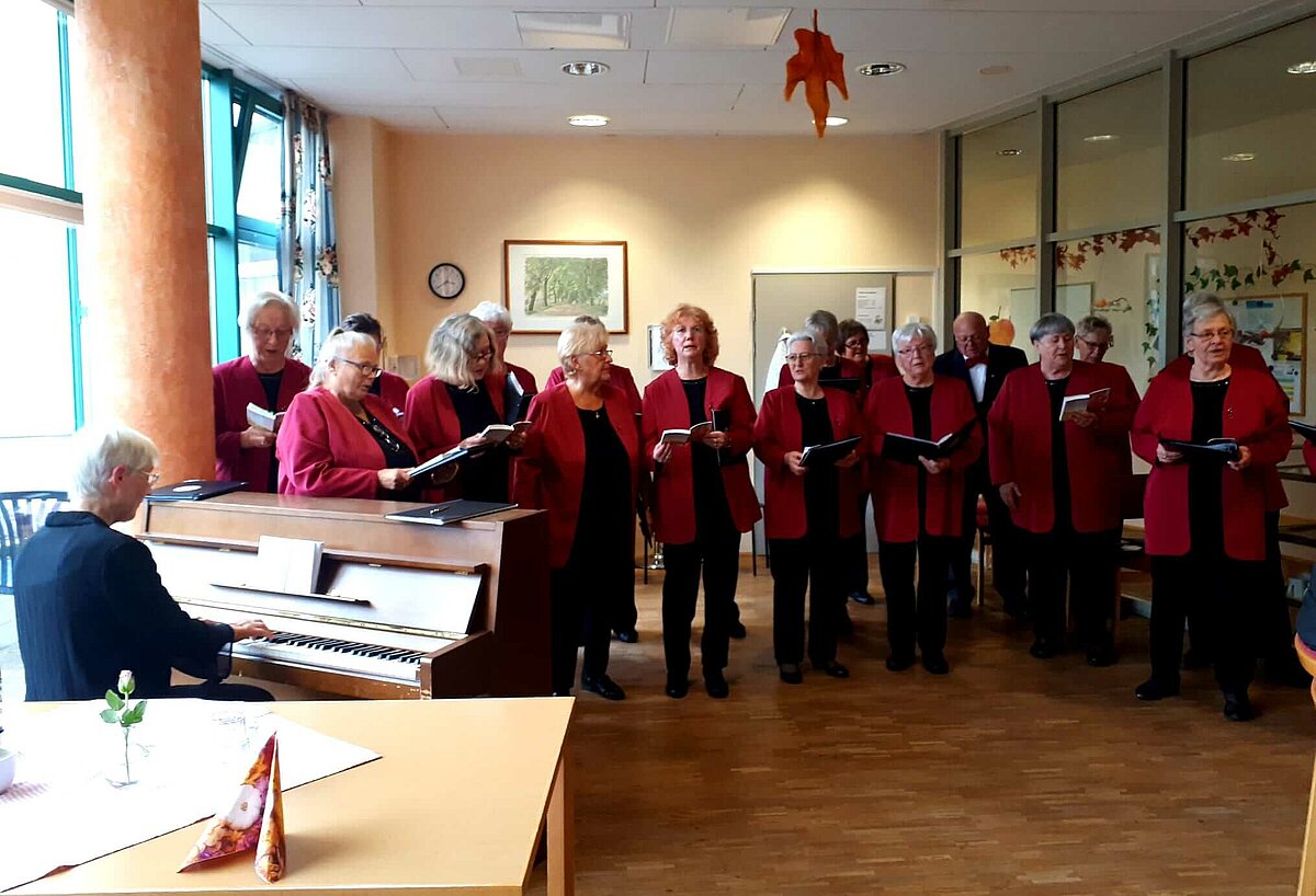 Brandenbaumer Chor beim Herbstfest in der Senioren-Residenz Waldersee in Lübeck