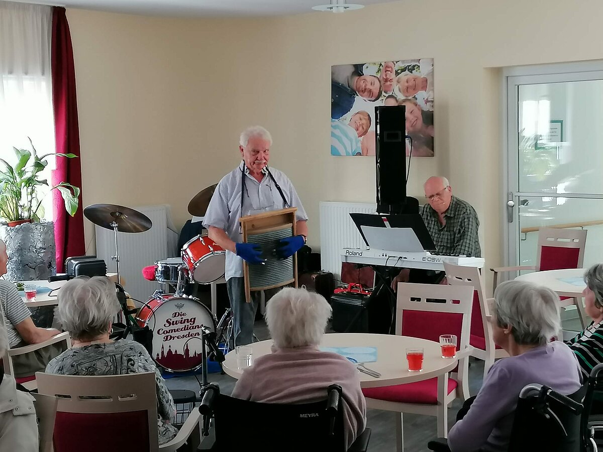 Es gab eine Live Band zum Herrentag