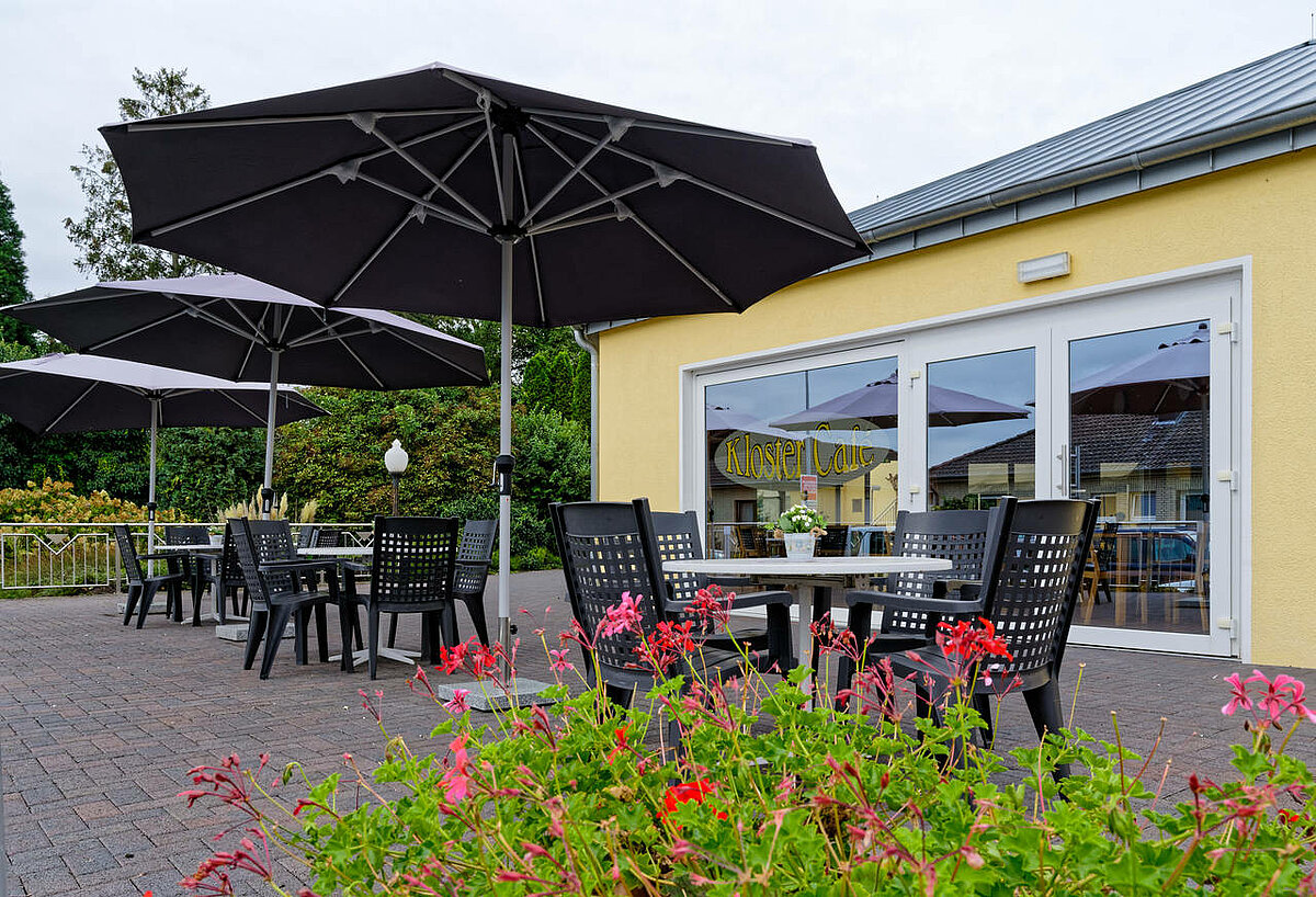 Terrasse des Altenheims "Maria Hilf" in Bedburg