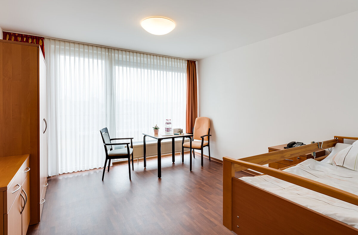 Bewohnerzimmer im Senterra Pflegeheim Berlin