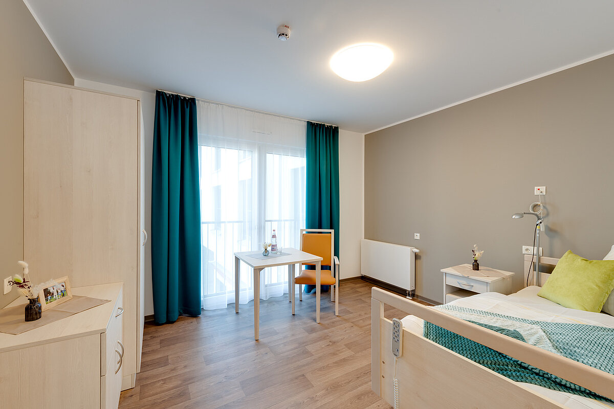 Einzelzimmer im Seniorenheim in Magdeburg