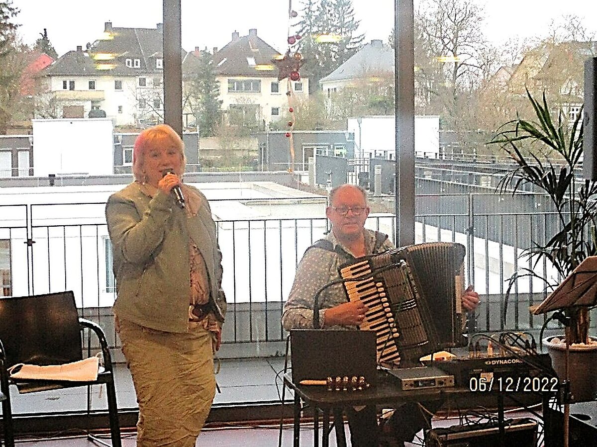 Musik zum Nikolaustag im Seniorenheim "Philosophenweg" in Wetzlar