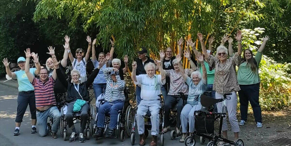 Gruppenbild der Ausflugsteilnehmer der Senioren-Residenz Bönen