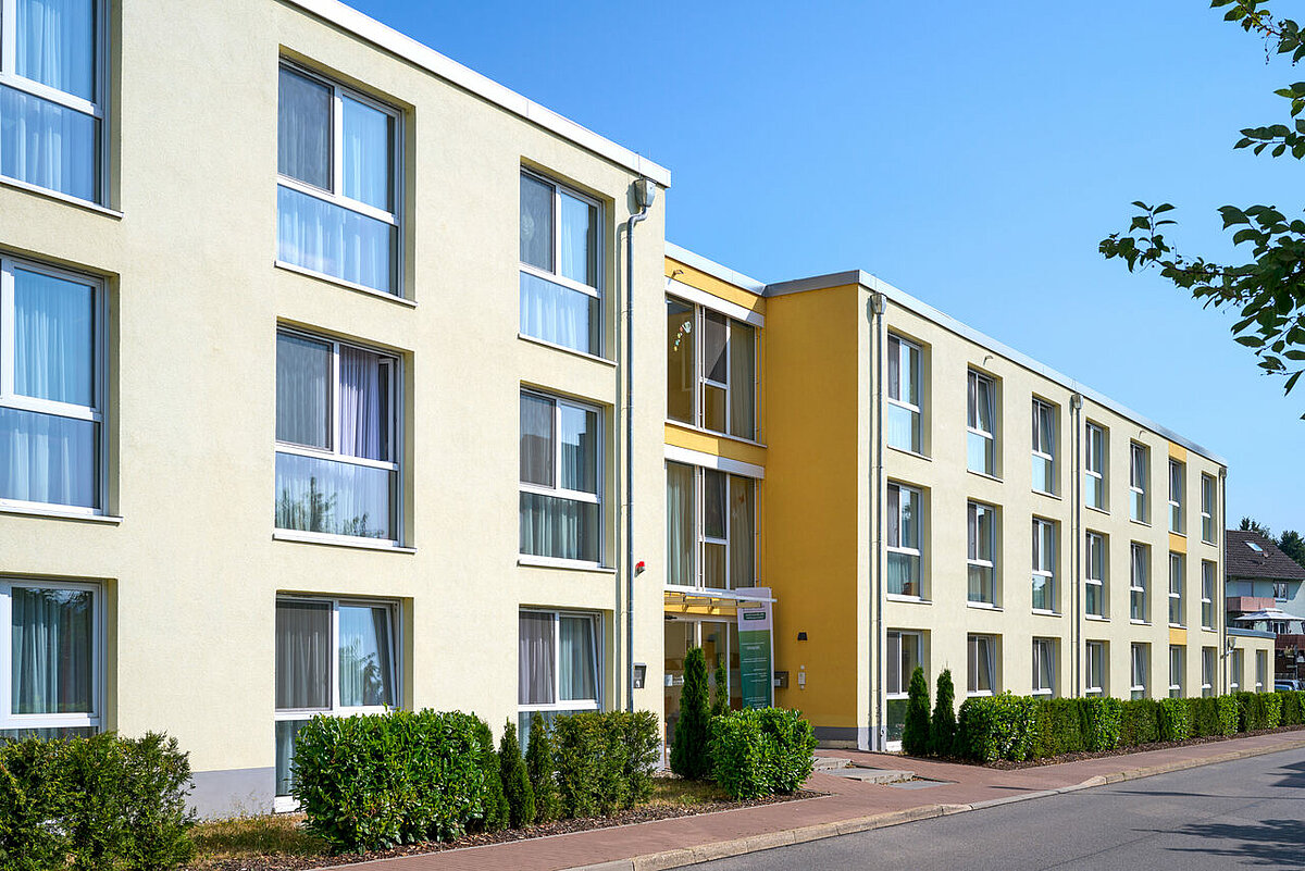 Vordereingang der Alloheim Senioren-Residenz Obrigheim