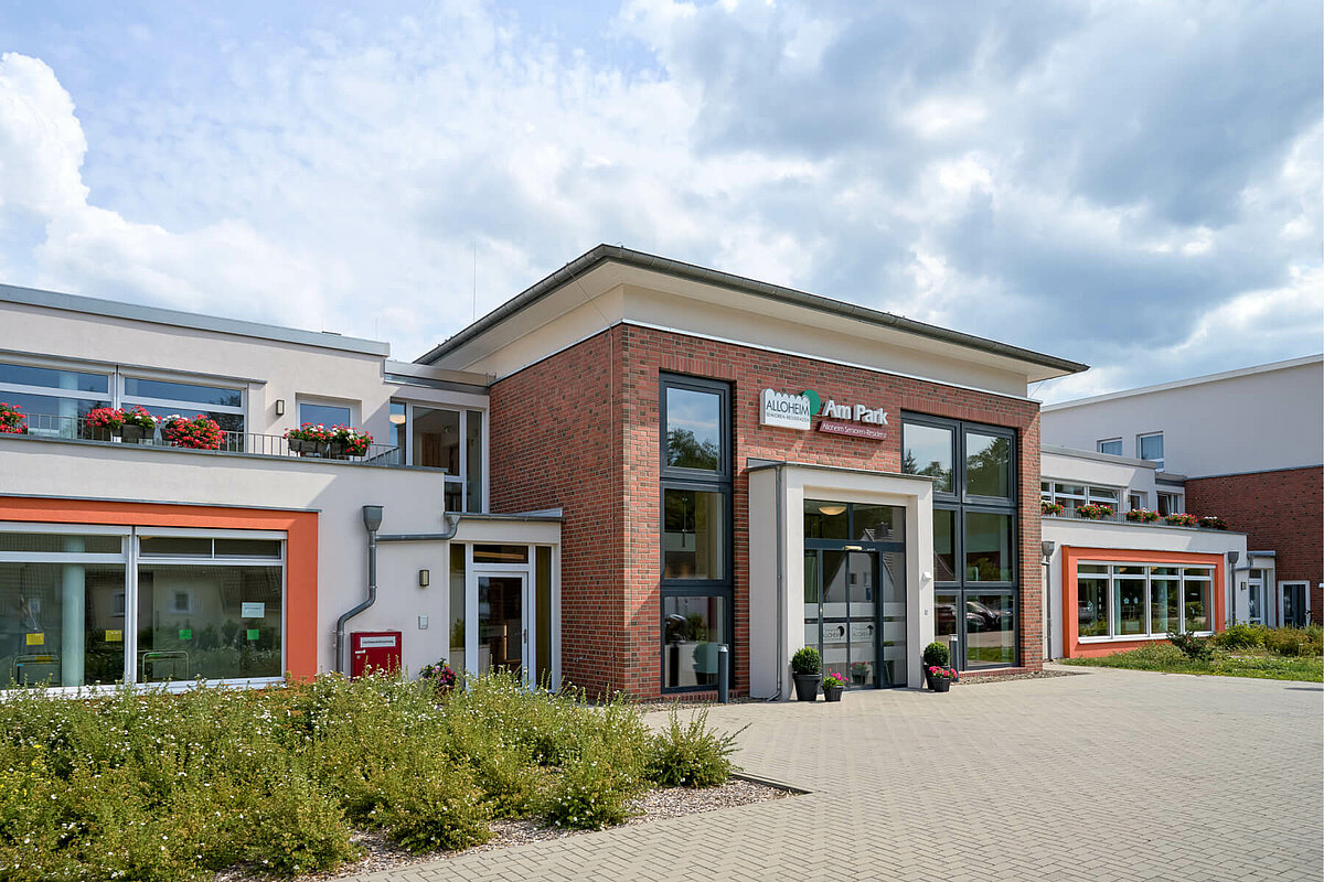 Außenaufnahme der Alloheim Senioren-Residenz "Am Park" in Seesen