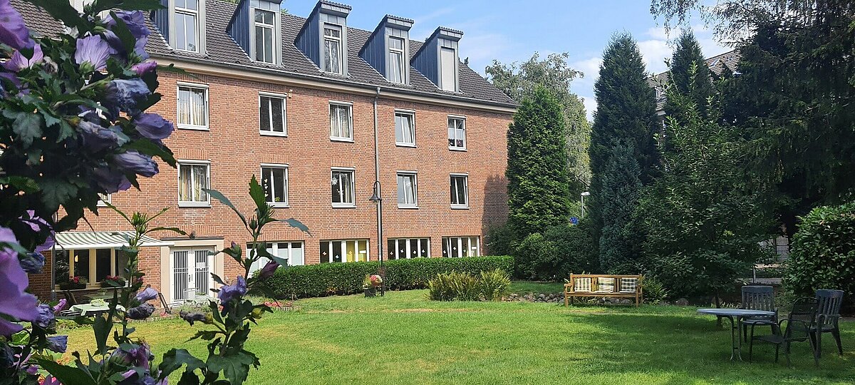 Außenansicht des Seniorenheims "Am Ehrenpark" in Bottrop