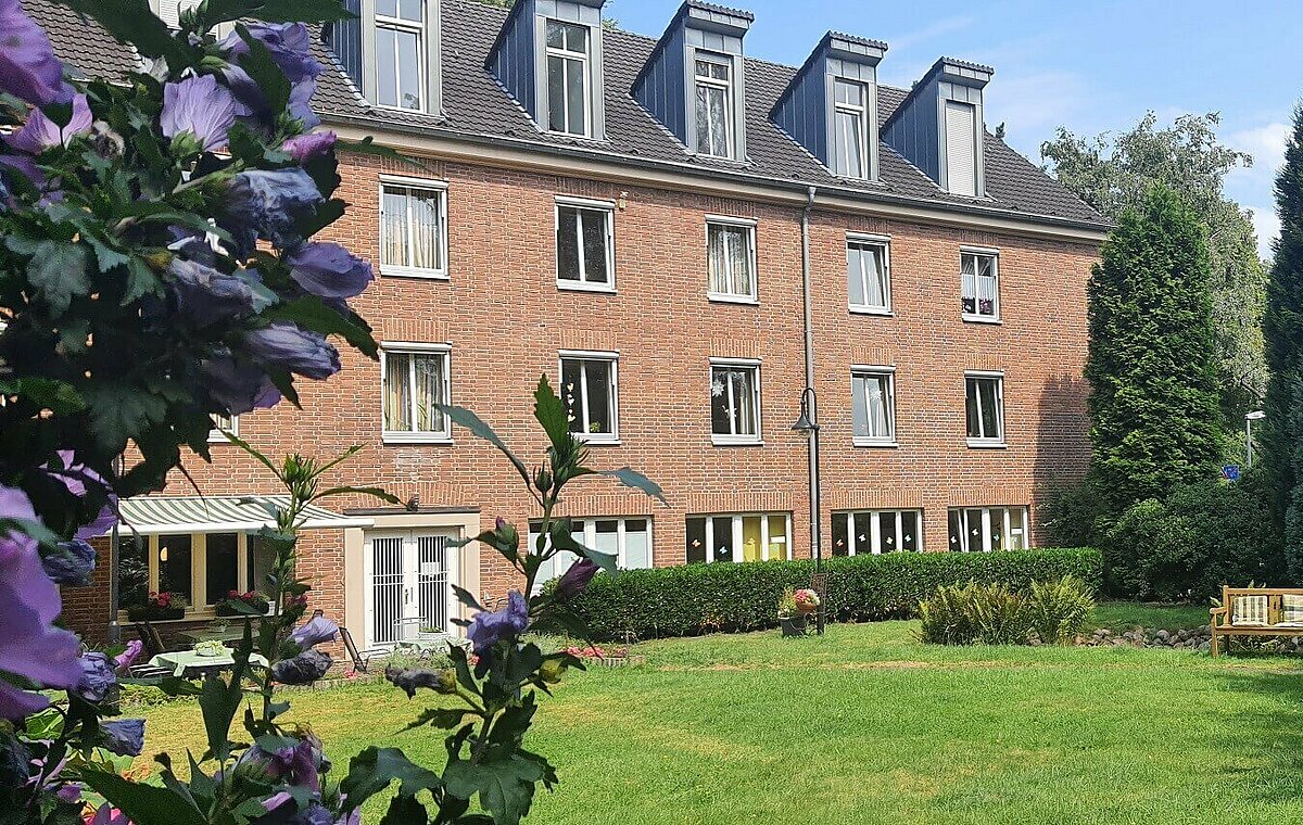 Außenansicht des Seniorenheims "Am Ehrenpark" in Bottrop