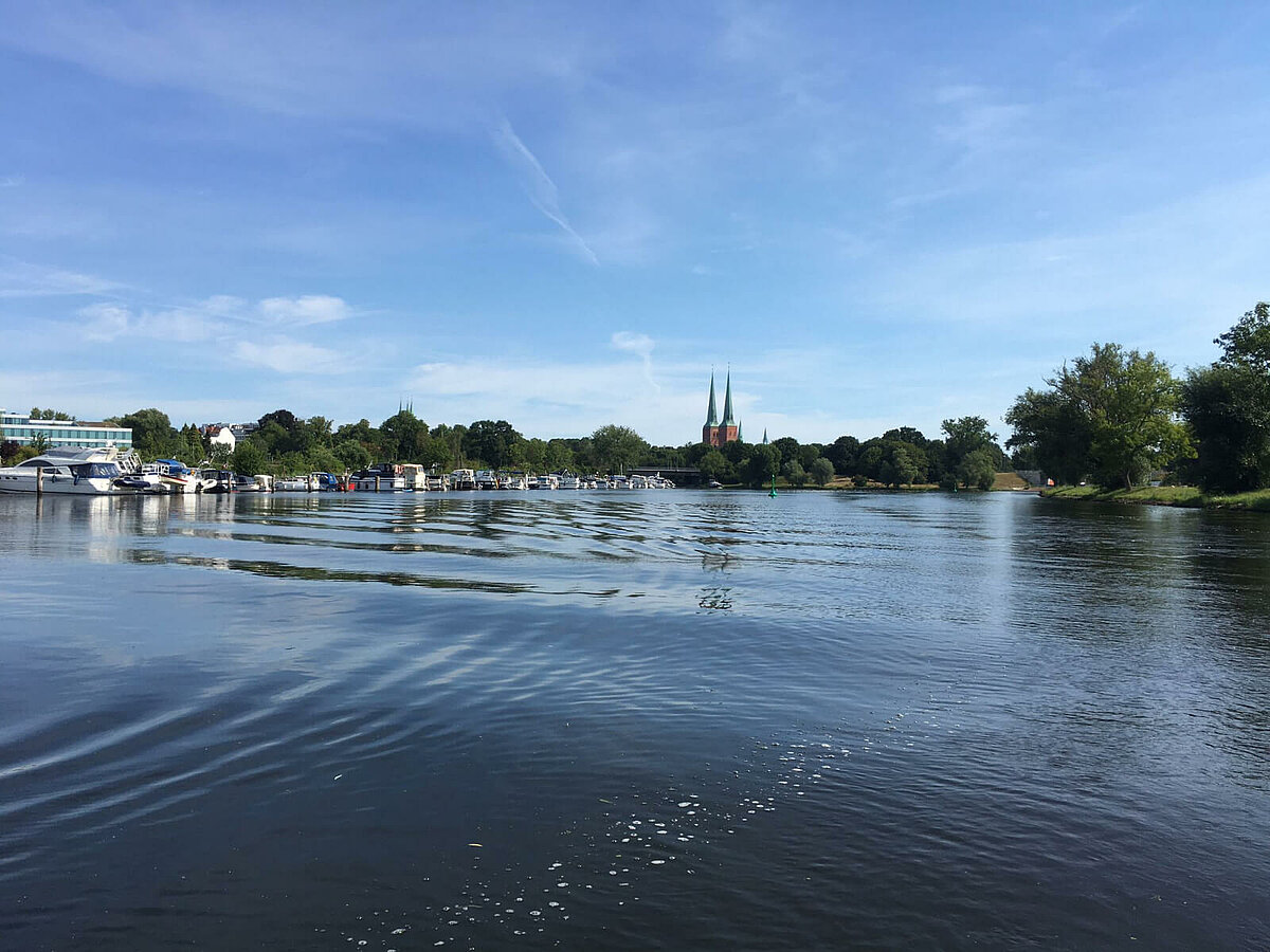 Hafenrundfahrt mit schöner Aussicht aufs Wasser