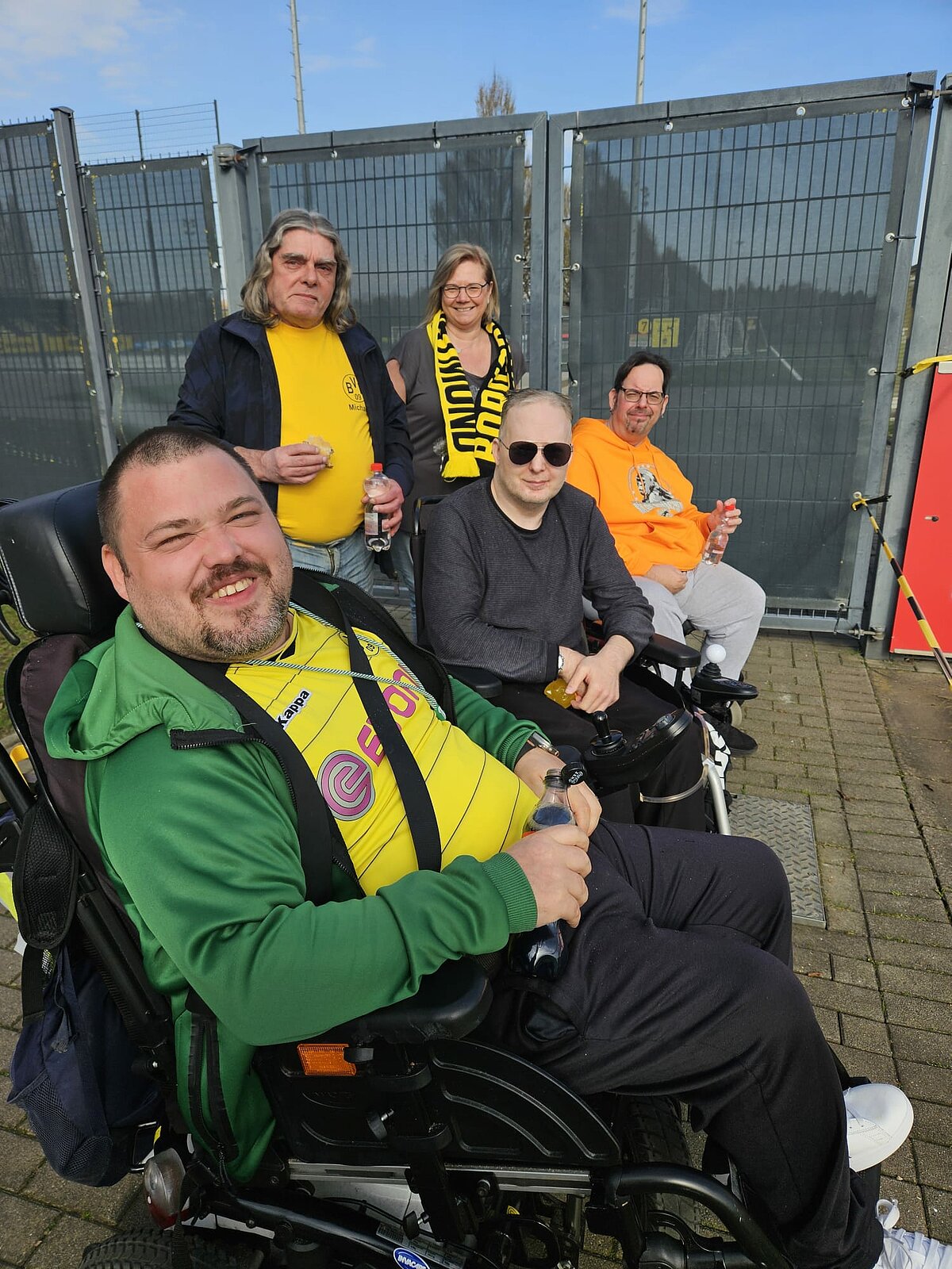 Bewohner beim Öffentlichen Training des BVB