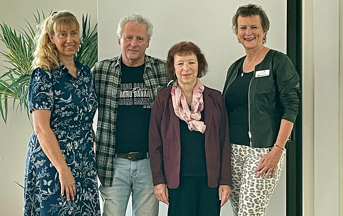 Vernisage von li Frau Antje Micheel ( Künstlerin), Herr Manfred Hedrich ( Künstler) Frau Dr- Bernauer-Münz ( Stadträtin) und Christine Kunkel ( Residenzleitung) 