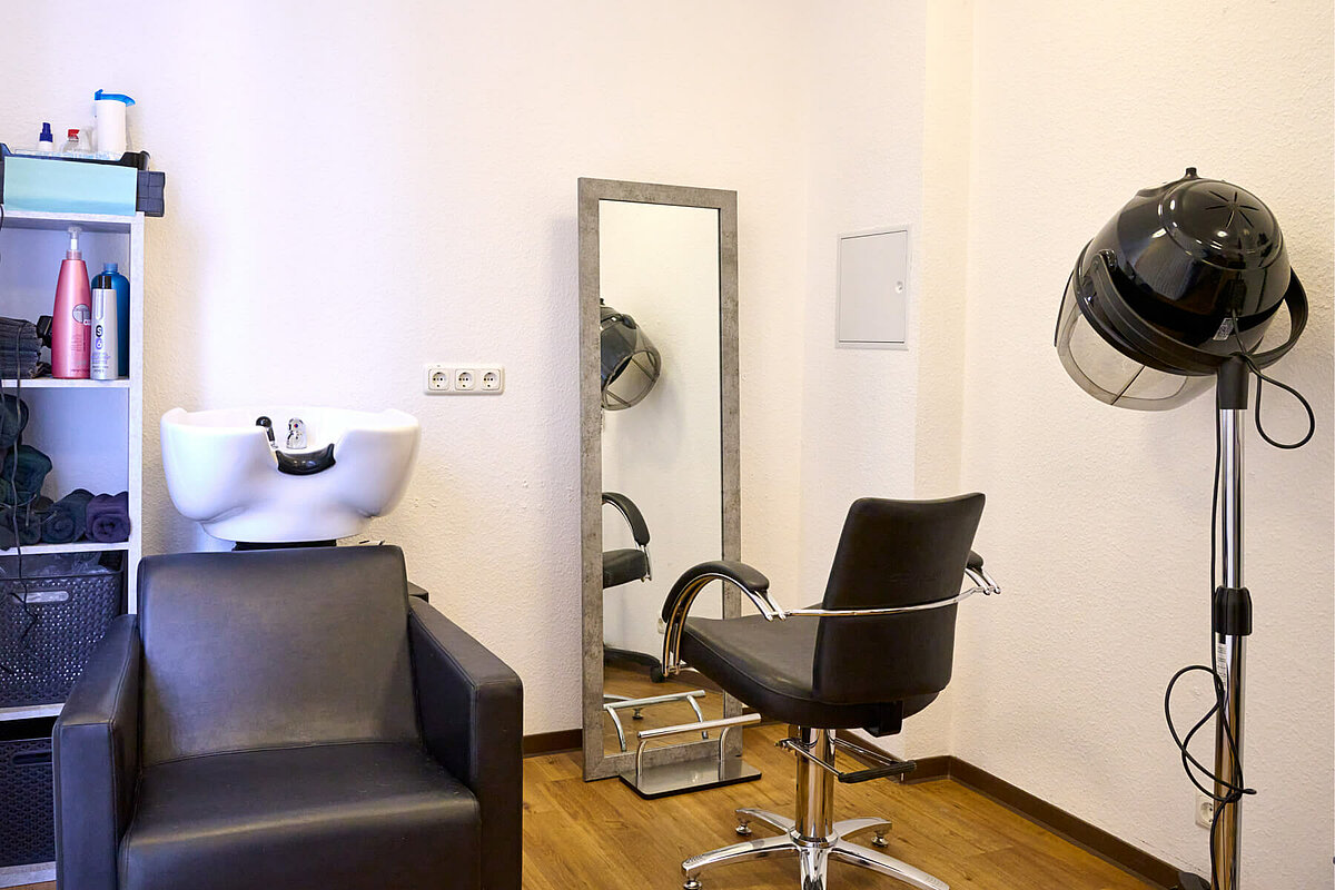 Friseur in der Alloheim Senioren-Residenz AGO Trier