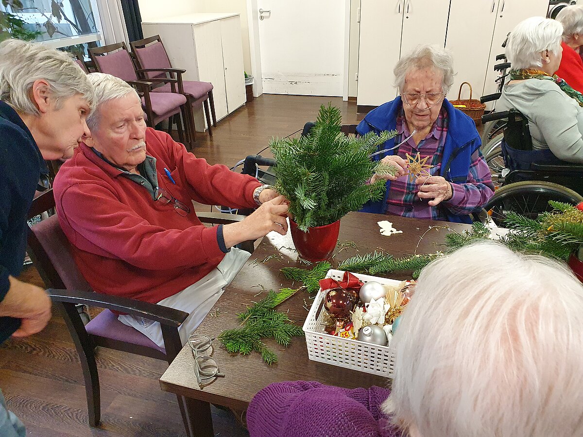 Advebtsgestecke Landfrauen