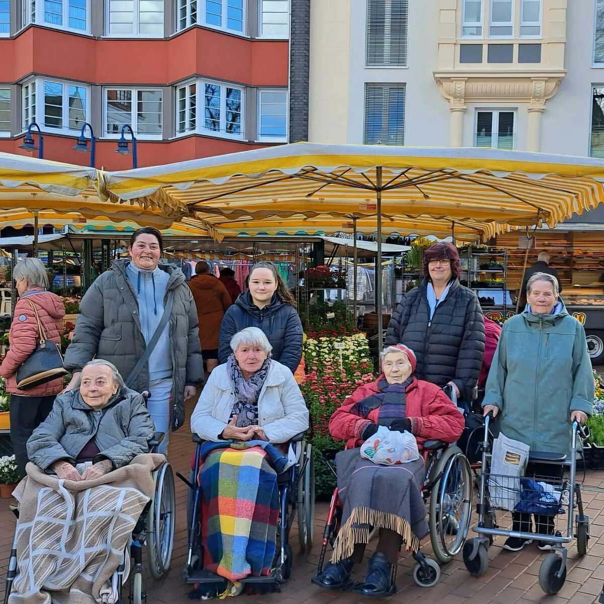 3447-Marktbesuch