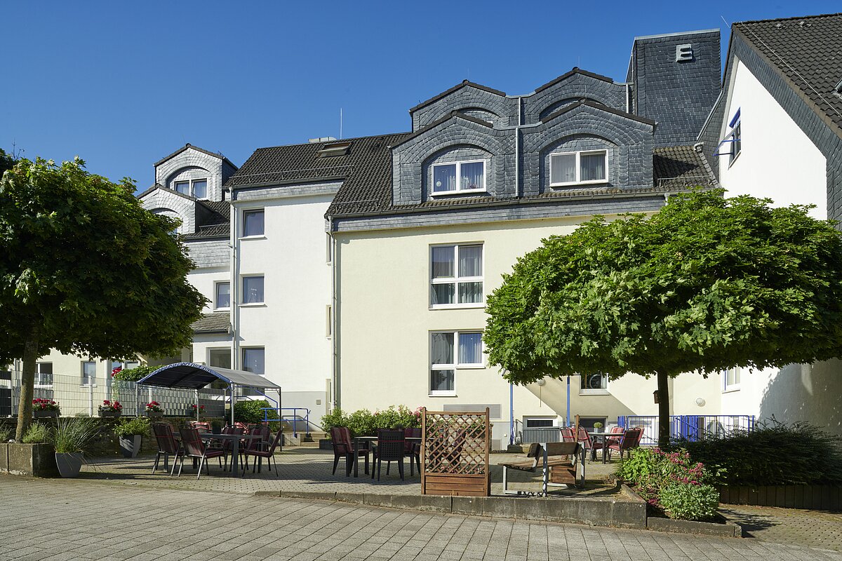 Terasse und Hinterhof Altenzentrum Lindenhof in Meschede