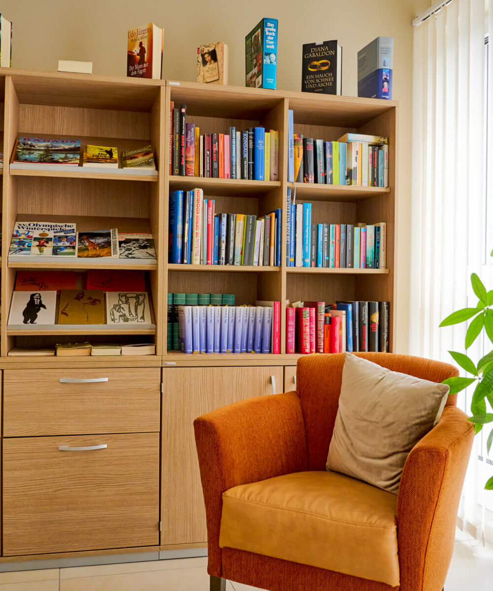 Kleine Bibliothek im Seniorenheim "An der Schillerhöhe" in Waldheim