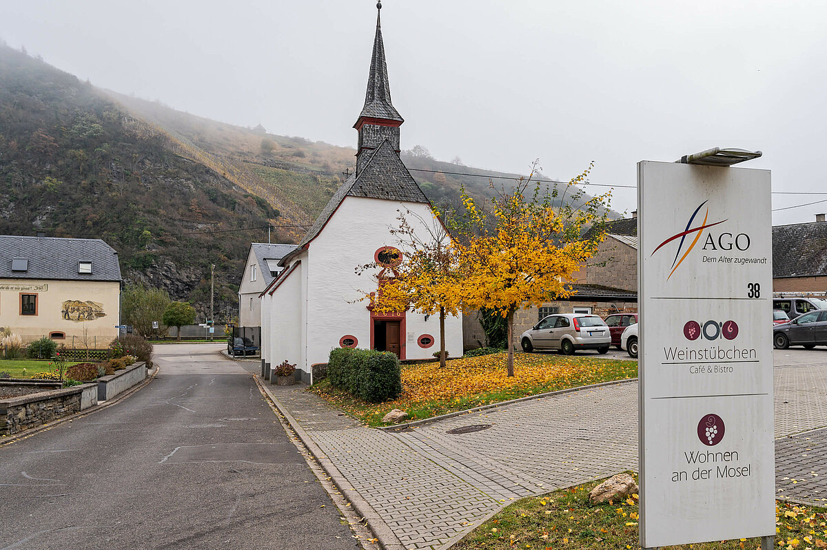 Einfahrt zum Seniorenheim AGO Piesport