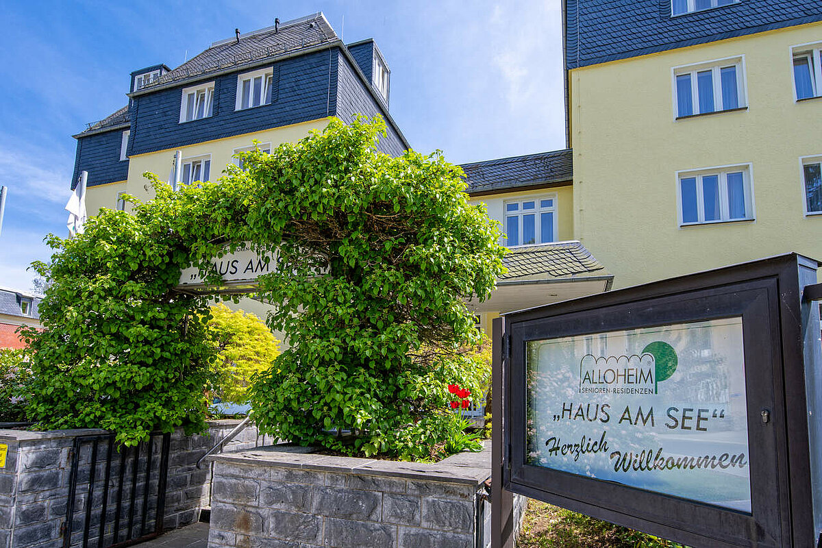 Haupteingang der Alloheim Senioren-Residenz "Haus am See"