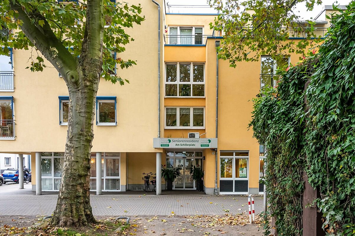 Eingang zur Alloheim Senioren-Residenz "Am Schillerplatz" in Hamm