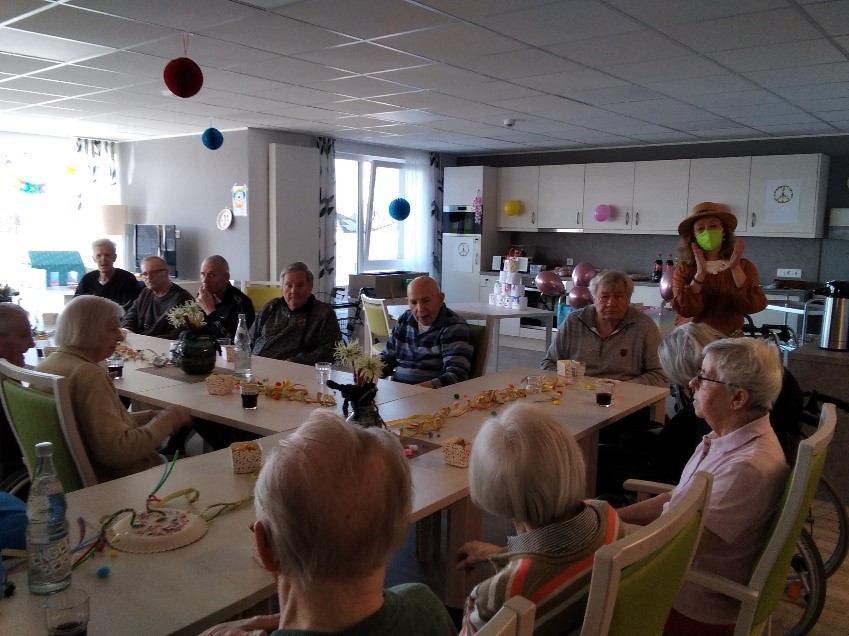 Karnevalsfeier mit den Bewohnern im Seniorenheim in Bönen