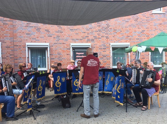 Hagener Akkordeon-Orchester beim Sommerfest Am Volksgarten