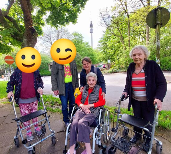 Ausflug mit Bewohnern zur Kita Lumiland