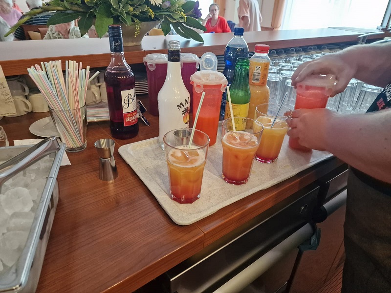 mixen der cocktails