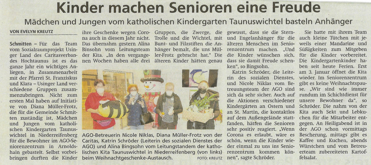 Kinder machen Senioren eine Freude